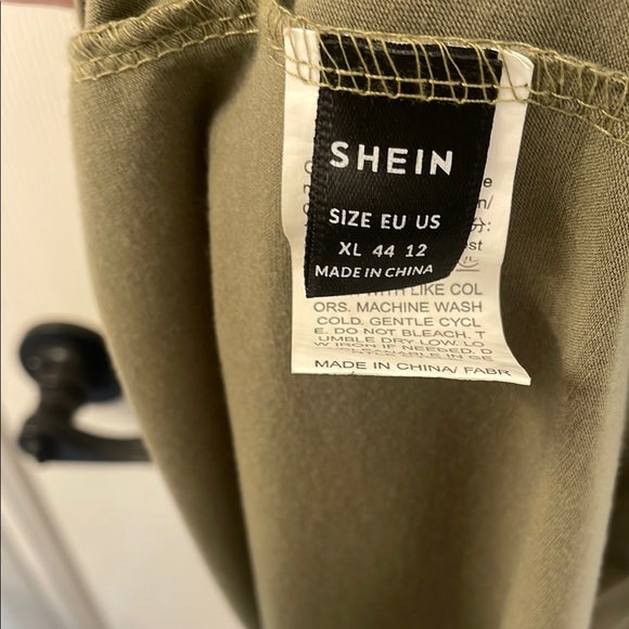 SHEIN Green Sleeveless Front Tie Dress - Picture 3 of 4